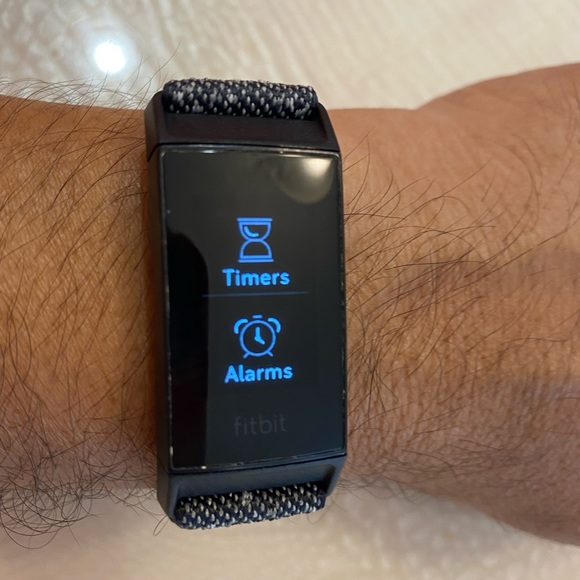 Fitbit charge 4